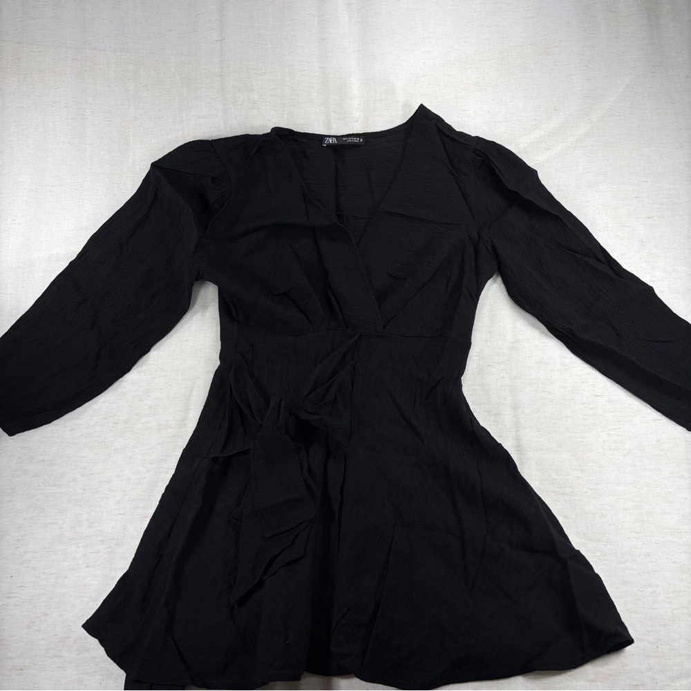 Zara Black Long Sleeve V-Neck A-Line Mini Dress! Size small